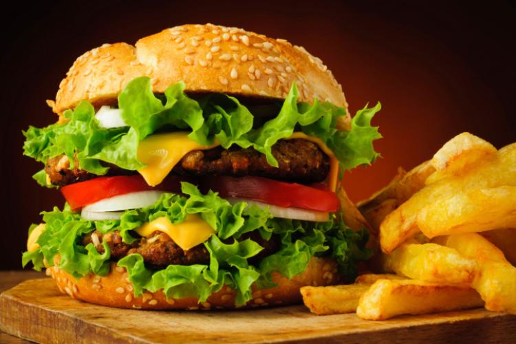 “O Melhor Lanche da Cidade Está Aqui!”